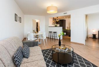 T  n  o Apparthotel Talence - Arthena allows 18 year olds to book a room