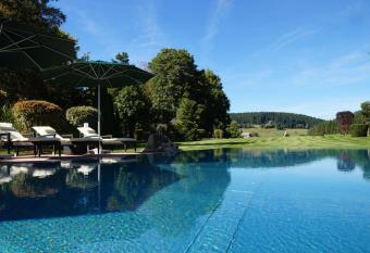 Parkhotel Flora am Schluchsee allows 18 year olds to book a room