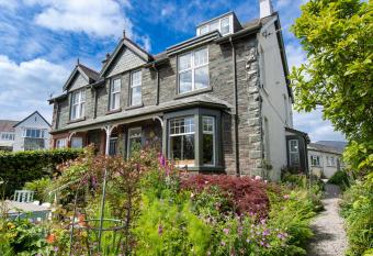 The Mount B&B has Balcony rooms