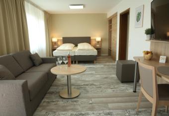 Hotel & Apartment Kemnater Hof allows 18 year olds to book a room