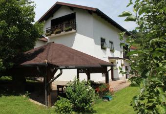 Vila Weekend has Balcony rooms