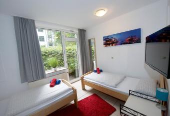 Basement Rotherbaum has Balcony rooms