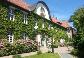 Klosterhotel W  ltingerode allows 18 year olds to book a room