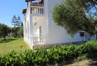 Explorer s Rest has Balcony rooms