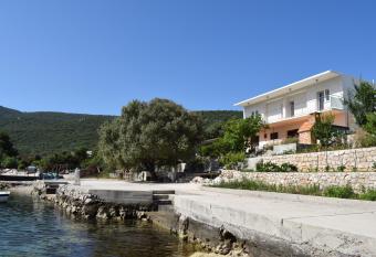 Apartments by the sea Kabli, Peljesac - 10225 has Balcony rooms
