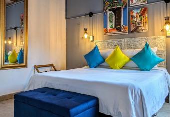 Maloka Boutique Hostel has Balcony rooms