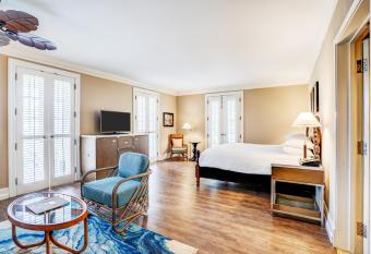 Pier House Resort & Spa has Balcony rooms