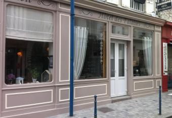 Hotel Des Falaises allows 18 year olds to book a room