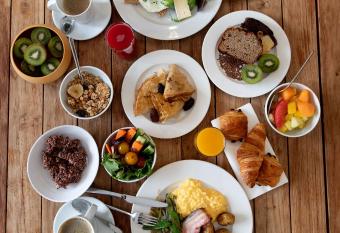 The Atrium Hotel & Conference Centre Paris CDG Airport, by Penta allows 18 year olds to book a room