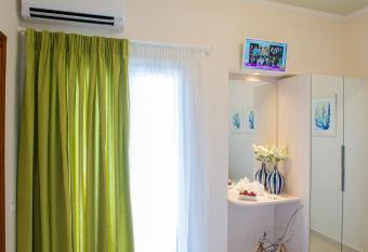 Mansion House Parga has Balcony rooms