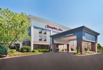 Hampton Inn Columbus/Delaware I-71 North has Balcony rooms
