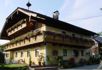 G  stehaus Steinerhof allows 18 year olds to book a room