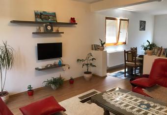 Apartment near the Airport has Balcony rooms