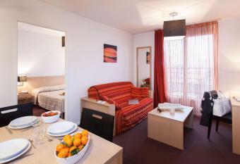 Aparthotel Adagio Access Saint Louis B  le allows 18 year olds to book a room