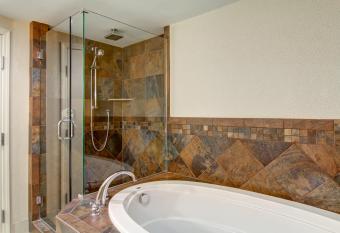 Hilton Garden Inn Seattle/Issaquah has Balcony rooms