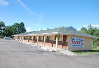 Mount Laurel Motel has Smoking rooms