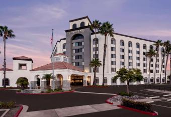 Courtyard by Marriott San Diego Miramar allows 18 year olds to book a room