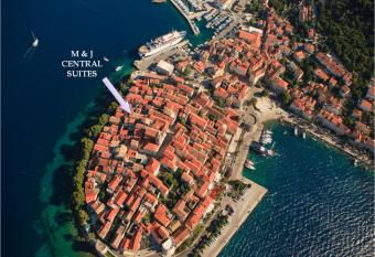 M & J Central Suites has Balcony rooms