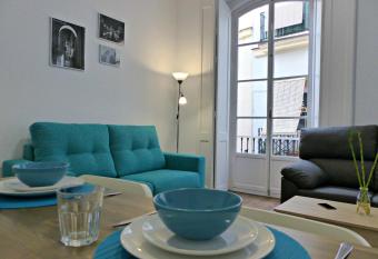 Too Many Aparts has Balcony rooms