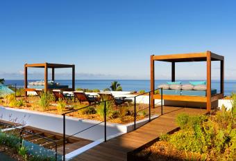 Blue Margouillat Seaview Hotel-RELAIS & CHATEAUX allows 18 year olds to book a room