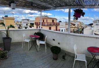 Alma Nua has Balcony rooms