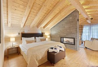 Grand Hotel Zermatterhof has Balcony rooms