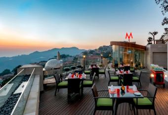 Mosaic Hotel Mussoorie Mallroad has rooms with a private hot tub
