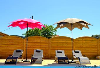 L escapade provencale has Balcony rooms