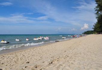Green Ocean Seaview Apartment has Balcony rooms