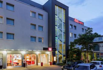 ibis Winterthur City allows 18 year olds to book a room