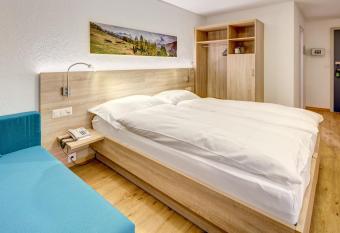 Matterhorn Inn has Balcony rooms