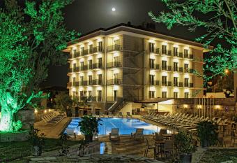 Elisa Hotel has Balcony rooms