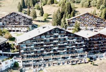 Hotel Zodiaque has Balcony rooms