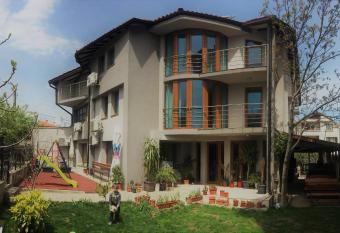 Guest House Niya has Balcony rooms