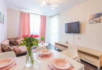 Apartamenty Prywatne w Hotelu DIVA z Basenem Ko  obrzeg has Balcony rooms