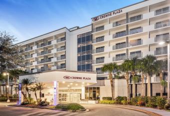 Crowne Plaza Orlando - Lake Buena Vista has Balcony rooms