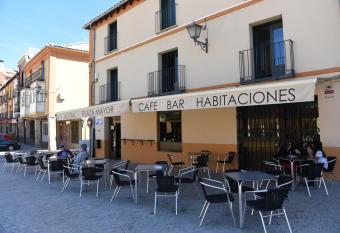 Hostal Plaza Mayor de Almaz  n has Balcony rooms