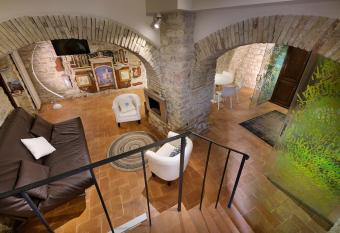 Perfetta Letizia Casa Vacanza has Balcony rooms