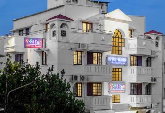 Pondicherry Executive Inn has Balcony rooms