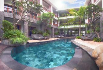 Akana Boutique Hotel allows 18 year olds to book a room