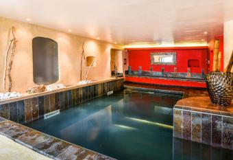 H  tel Spa Mendi Alde allows 18 year olds to book a room