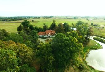 Dw  r Osmolice has Balcony rooms