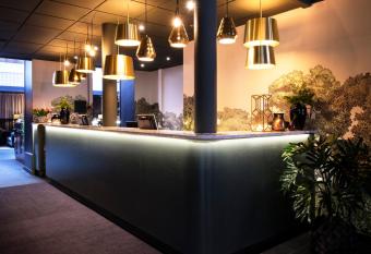 Clarion Collection Hotel Temperance allows 18 year olds to book a room