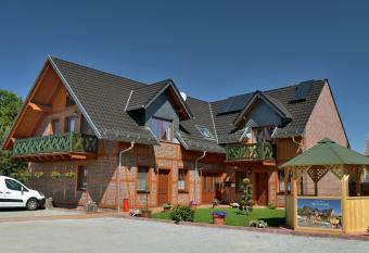 Villa Rosamunde has Balcony rooms