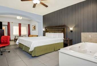 La Copa Inn Beach Hotel allows 18 year olds to book a room