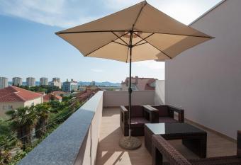 Villa Natalie has Balcony rooms