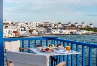 Bluetopia Suites allows 18 year olds to book a room