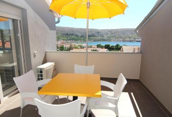 Apartment Villa Franci has Balcony rooms