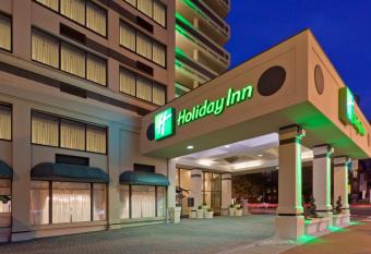 Holiday Inn Washington-Central/White House By IHG allows 18 year olds to book a room