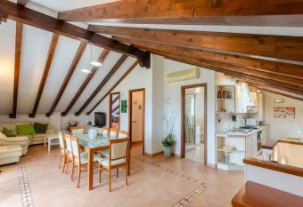 Ca Do Pescou allows 18 year olds to book a room